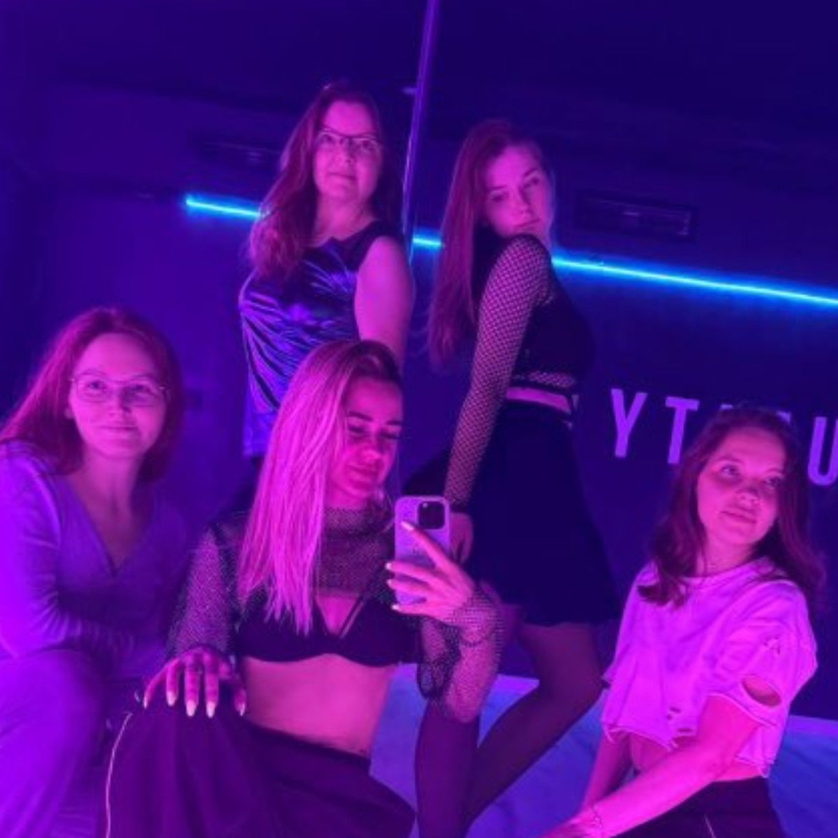 Pole exotic freestyle